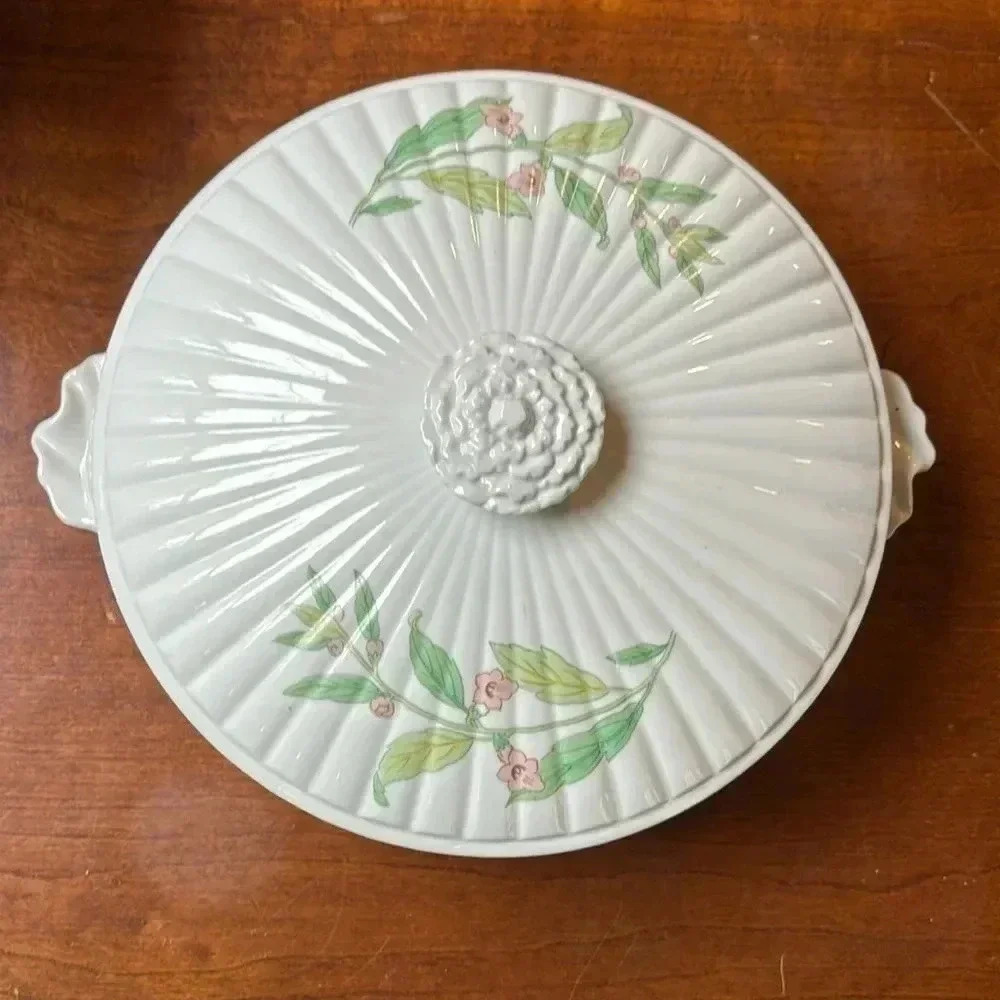 Shafford Herbs And Spices Porcelain Round Covered Casserole Dish 2 1/2 Quart